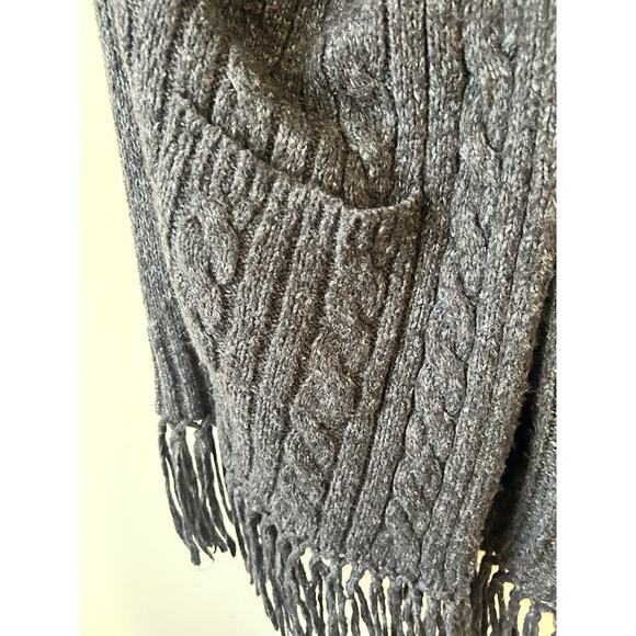 Cabi Fringe Wool Blend Sweater Vest Women M Gray Charcoal Boho Cozy Layering - Picture 6 of 13